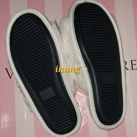 PINK VS Fuzzy Slipper size Large(9/10) New - Picture 7 of 8